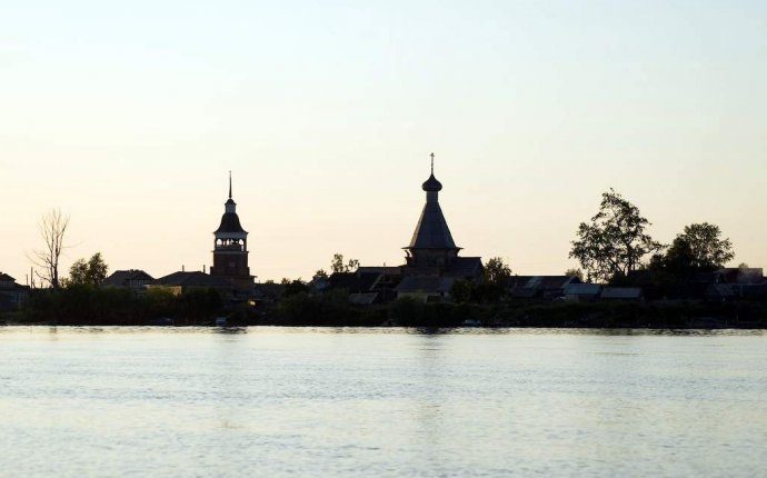 устье реки Вычегда, город